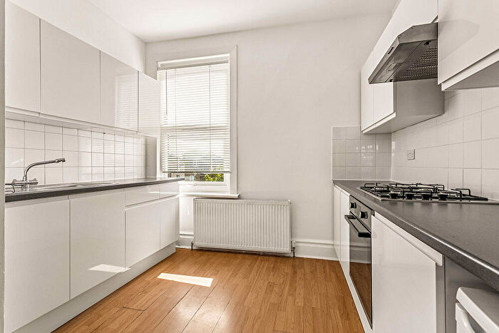 1 Bedroom Flat To Rent In Church Lane, Leytonstone, E11