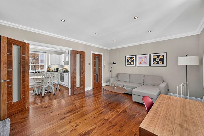 2 Bedroom Maisonette To Rent In Abingdon Road, London, W8