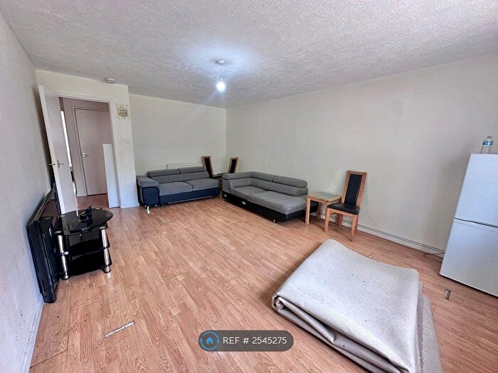 2 Bedroom Flat To Rent In Waterfield Close, Belvedere, DA17