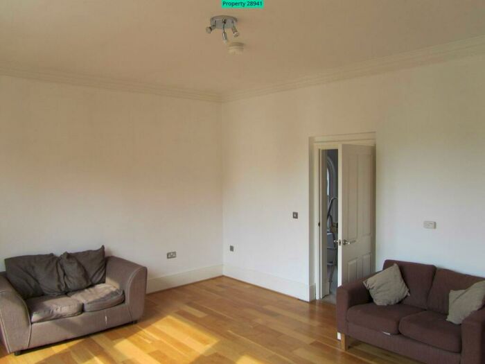 2 Bedroom Flat To Rent In South Park, Lincoln, LN5