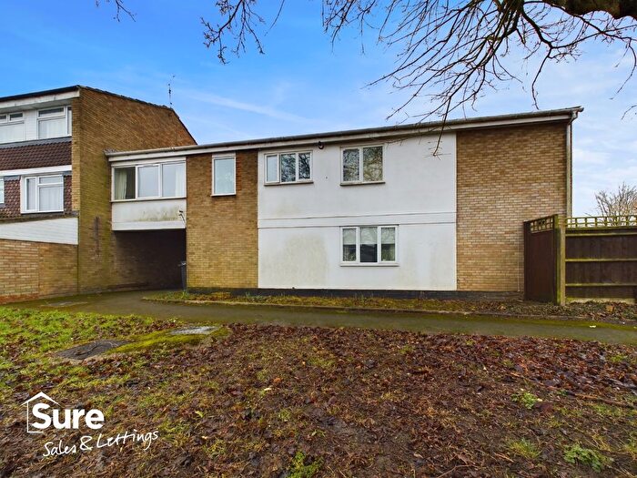 2 Bedroom Maisonette To Rent In Stevenage Rise, Hemel Hempstead, Hertfordshire, HP2