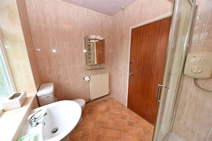 2 Bedroom Flat For Sale In Walmead Croft, Harborne, Birmingham, B17