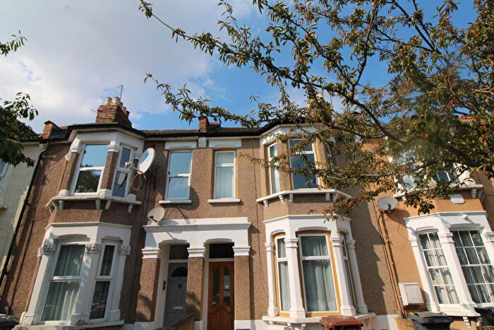1 Bedroom Flat To Rent In First Floor Flat, Claude Road, Leyton, Waltham Forest, E10