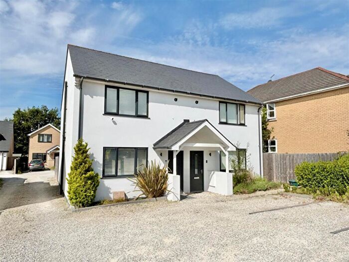 3 Bedroom Semi-Detached House For Sale In Blandford Road, Upton, BH16