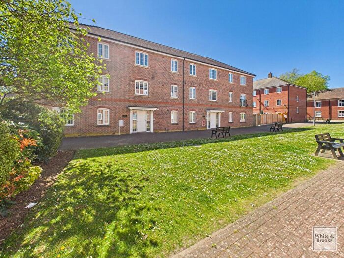 2 Bedroom Flat For Sale In The Boulevard, Tangmere, PO20