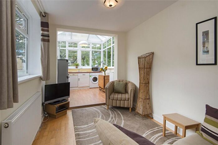 1 Bedroom Flat To Rent In Thurlow Terrace, Kentish Town, London, NW5