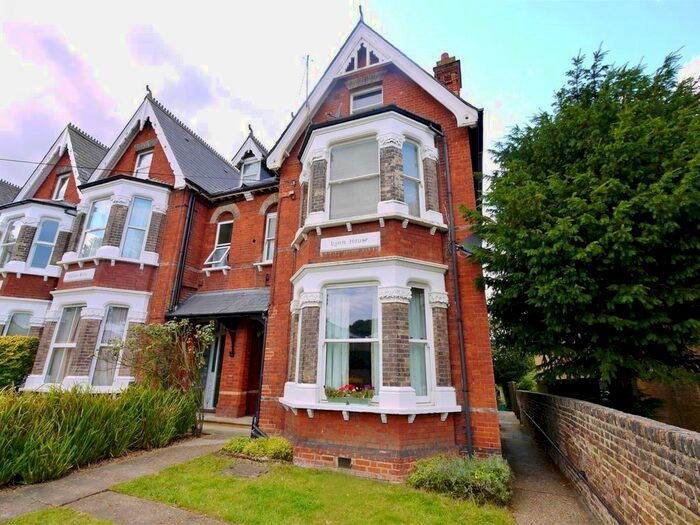 1 Bedroom Flat To Rent In Warley Hill, Warley, Brentwood, CM14