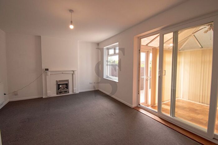 2 Bedroom End Of Terrace House To Rent In Sharpley Drive, Leicester, LE4