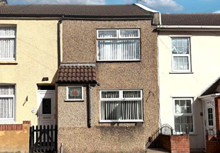 2 Bedroom Terraced House For Sale In Gipsy Lane, Grays, Essex, RM17