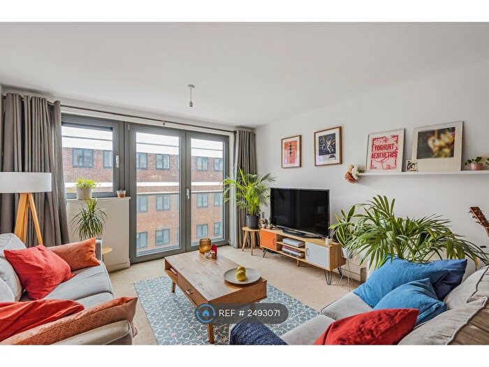 1 Bedroom Flat To Rent In Biggerstaff Road, London, E15