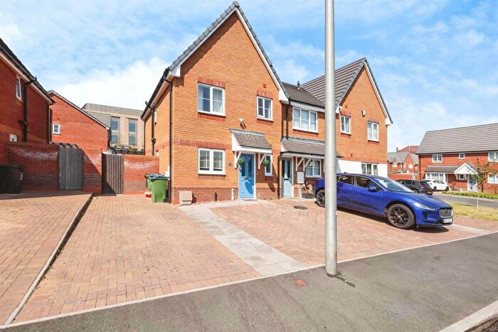 3 Bedroom End Of Terrace House For Sale In Chester Road, Cradley Heath, B64