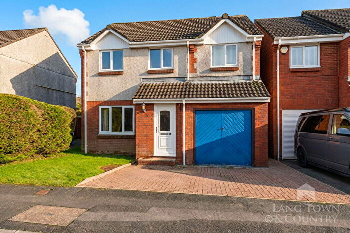 4 Bedroom Detached House For Sale In Redwing Drive, Woolwell, Plymouth, PL6