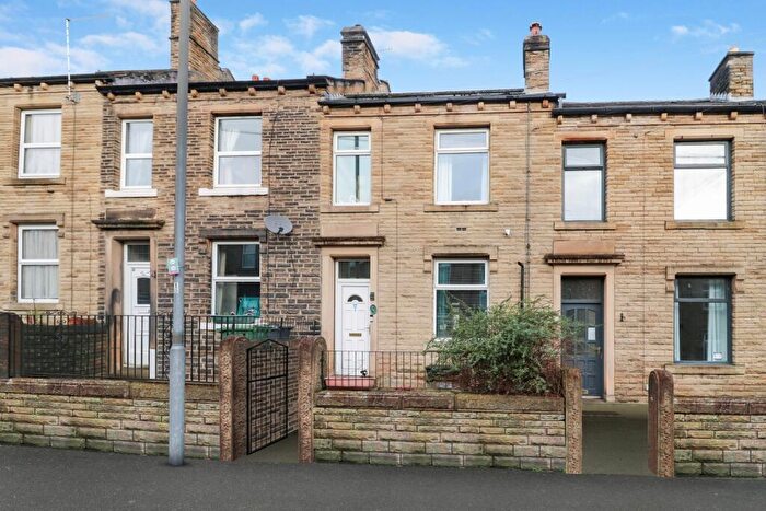 3 Bedroom Terraced House For Sale In Scar Lane, Huddersfield, West Yorkshire, HD3