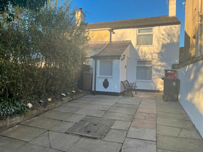 2 Bedroom Cottage To Rent In Rock Lane, Melling, Liverpool, L31