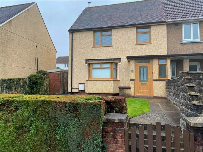 3 Bedroom Semi Detached House To Rent In Lawrence Avenue, Aberdare, CF44