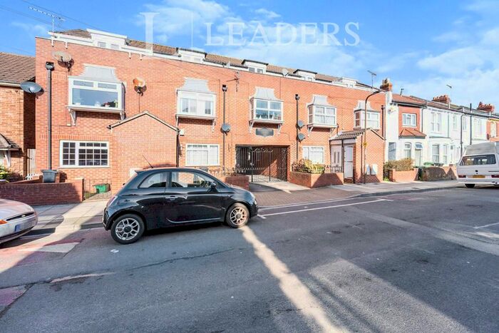 2 Bedroom Maisonette To Rent In Warren Avenue, Southsea, PO4