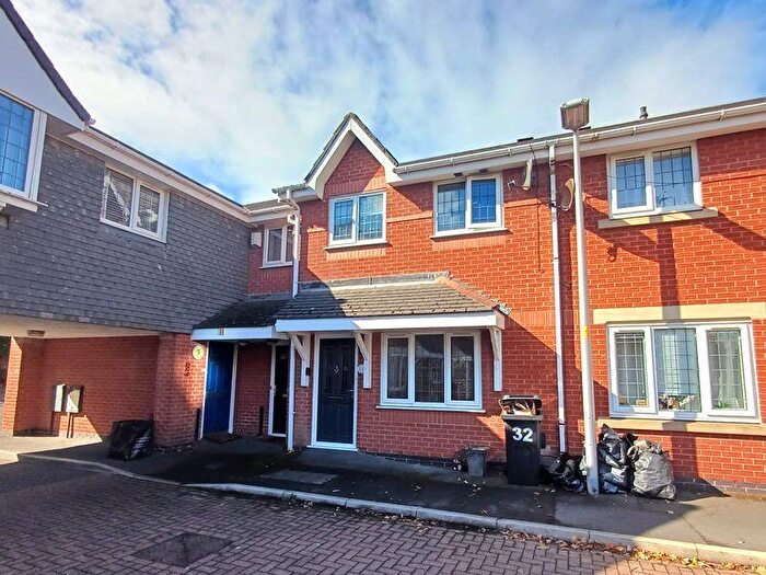 3 Bedroom Mews For Sale In Chiddlingford Court, Blackpool, FY1