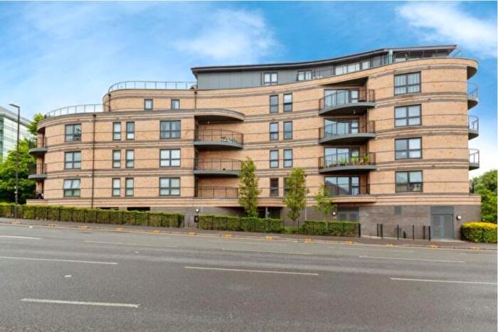 2 Bedroom Apartment For Sale In Windsor Road, Slough, SL1