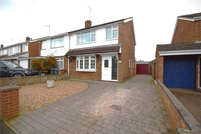 3 Bedroom Semi Detached House For Sale In Kinross Crescent, Luton, Bedfordshire, LU3