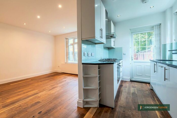 4 Bedroom Property To Rent In Westway, London, W12