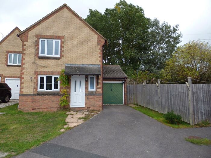 3 Bedroom Detached House To Rent In Yarrow Close, Pembroke Park, Swindon, SN2