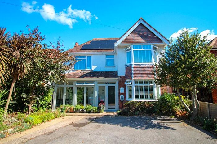 3 Bedroom Detached House For Sale In Hamble Lane, Hamble, Southampton, Hampshire, SO31