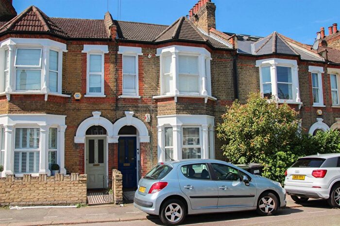2 Bedroom Flat For Sale In Leahurst Road, London, SE13