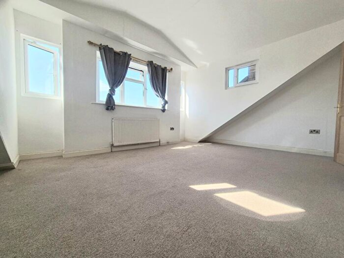 4 Bedroom Terraced House To Rent In High Street, Brighouse, HD6