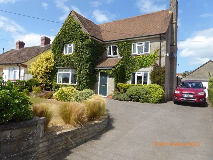 3 Bedroom Property To Rent In Langport Road, Somerton, TA11