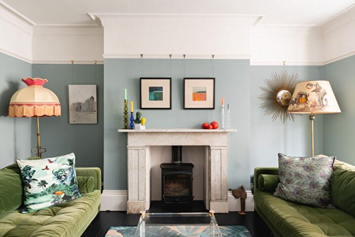 4 Bedroom Town House For Sale In High Street, Hastings, East Sussex, TN34