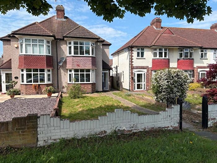 3 Bedroom Semi-Detached House For Sale In Cray Avenue, Orpington, Kent, BR5