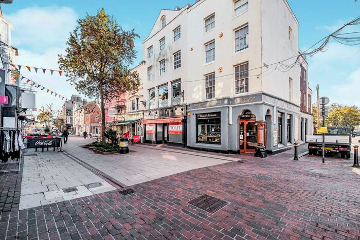 Studio To Rent In Warwick Yard, BN11