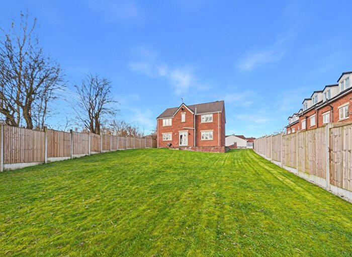 4 Bedroom Detached House For Sale In Meadowfield Rise, Stanley, Wakefield, WF3