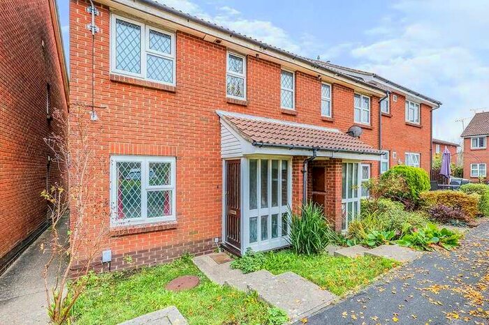 House To Rent In Arragon Court, Waterlooville, Hampshire, PO7