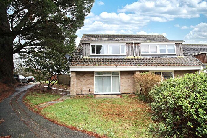 4 Bedroom Semi Detached House For Sale In Rowley Close, Botley Village, SO30