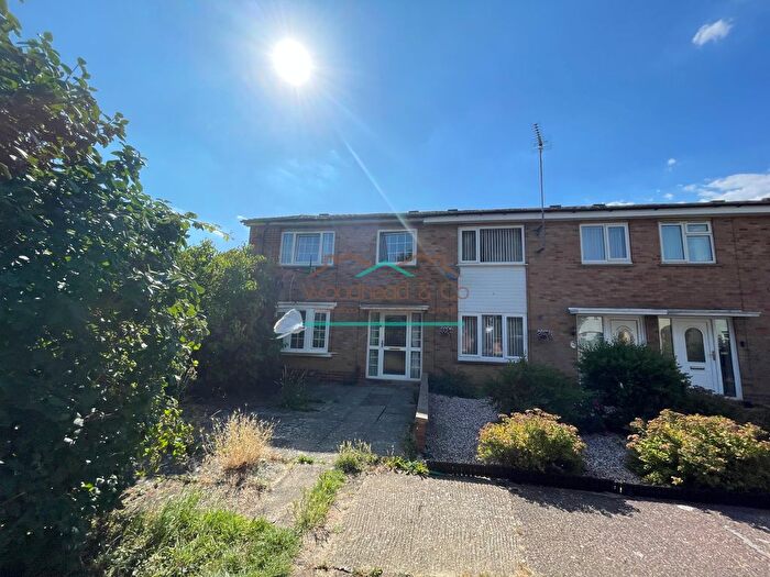 End Of Terrace House To Rent In Burns Road, Wellingborough, Northamptonshire, NN8