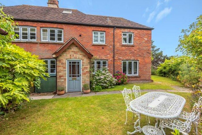 3 Bedroom Property To Rent In Undershore Road, Lymington, SO41