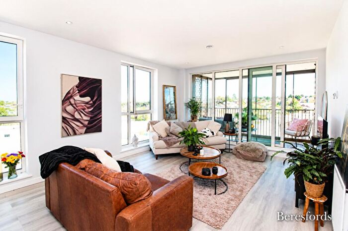 2 Bedroom Apartment To Rent In Radford Way, CM12