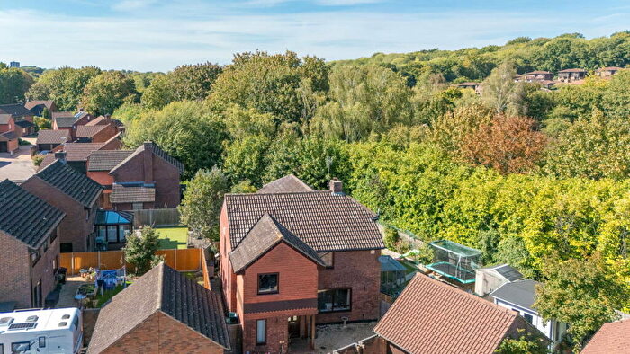 5 Bedroom Detached House For Sale In Little Fallow, Lychpit, RG24