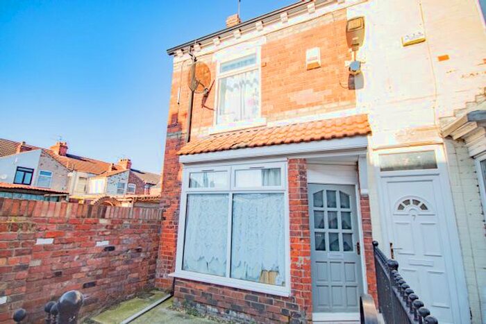 2 Bedroom End Of Terrace House To Rent In De La Pole Avenue, Hull, HU3