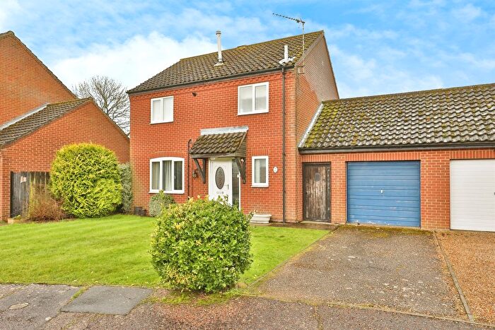3 Bedroom Link Detached House For Sale In Brancaster Way, Swaffham, PE37