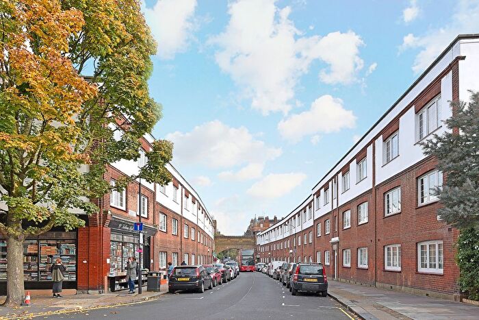 2 Bedroom Flat To Rent In Ranelagh Garden Mansions, Ranelagh Gardens, Hammersmith And Fulham, London, SW6