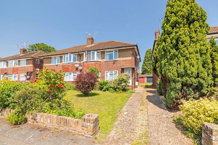2 Bedroom Maisonette For Sale In Pennylets Green, Stoke Poges, SL2
