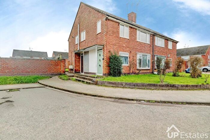 2 Bedroom Maisonette To Rent In Linnet Close, Coventry, CV3