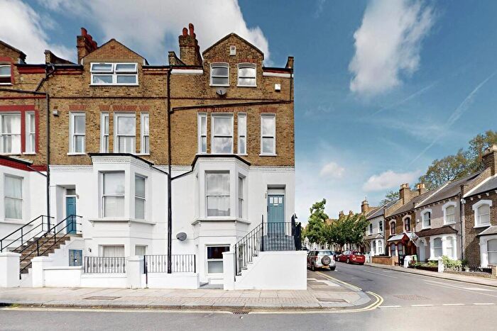 1 Bedroom Apartment To Rent In Northwood Road, London, N6