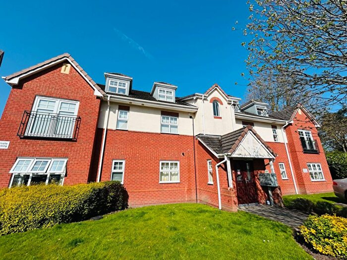 2 Bedroom Flat For Sale In Crossland Mews, Lymm, WA13