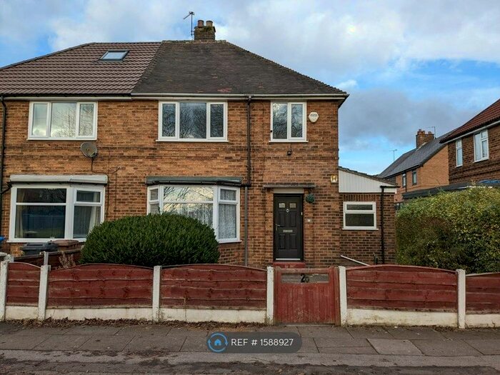 3 Bedroom Semi-Detached House To Rent In Holdsworth Street, Swinton, Manchester, M27