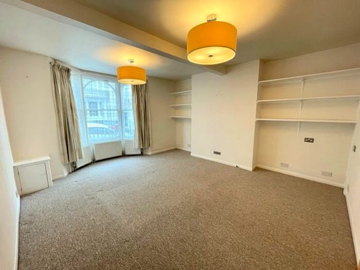 1 Bedroom Flat To Rent In Devonshire Place, Brighton, BN2