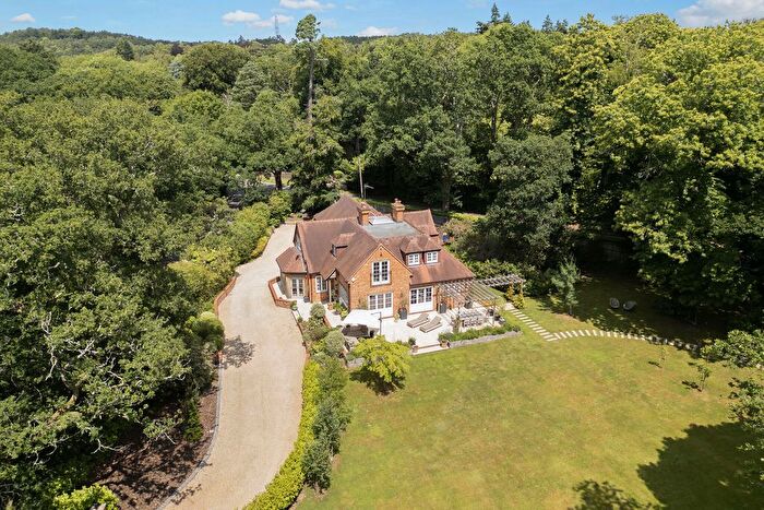 5 Bedroom Detached House For Sale In Tilford Street, Farnham, GU10