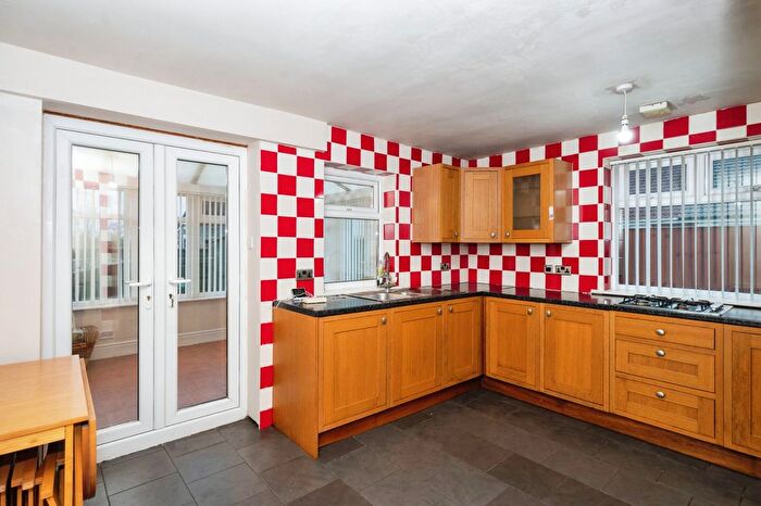 2 Bedroom Bungalow For Sale In Burnham Close, Penketh, Warrington, Cheshire, WA5